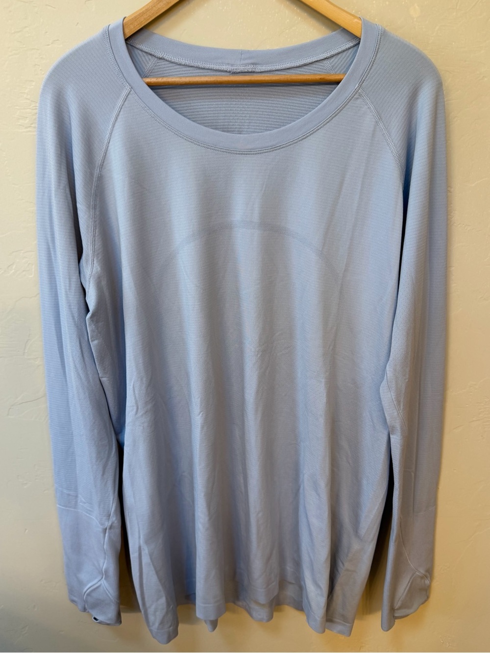 Lululemon Swiftly Tech Long-Sleeve Shirt Womens Size 18 Blue Gym Thumb Holes